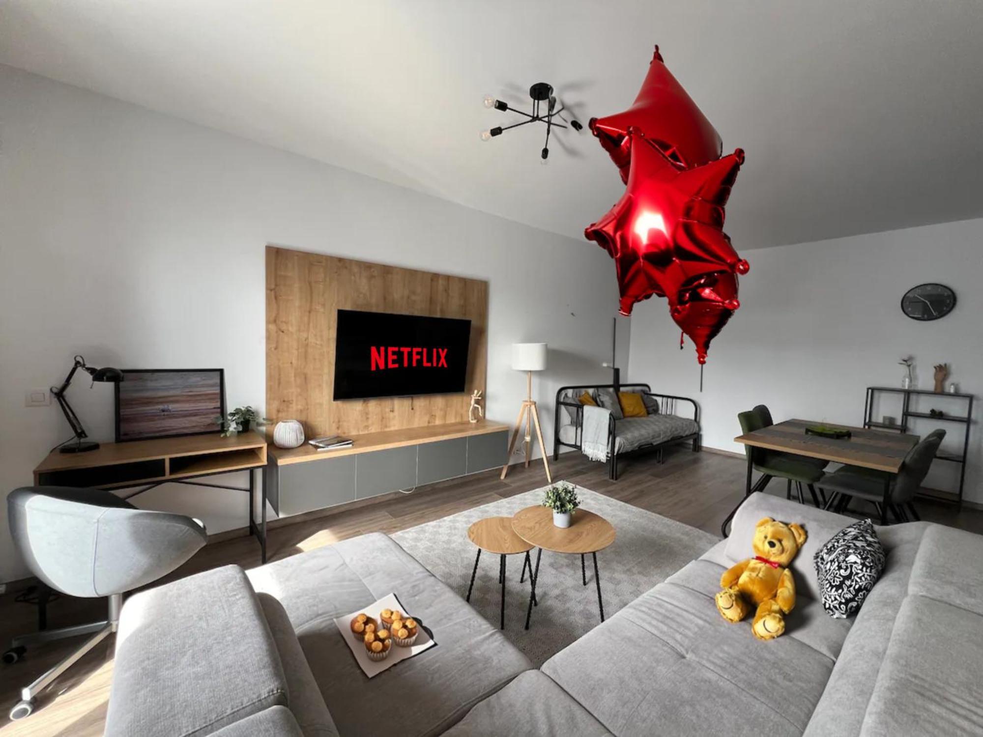 High-Rise Luxury Apartment With Free Parking Bukares Bagian luar foto